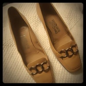 Salvatore Ferragamo tan size 9½B